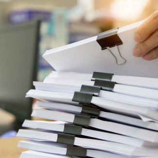 Pile de documents : transmission des archives au successeur